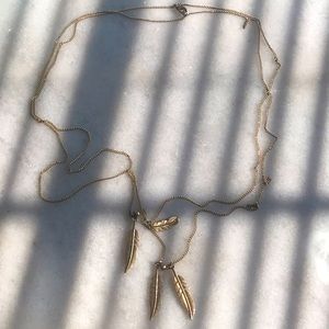 Feather Necklace‎